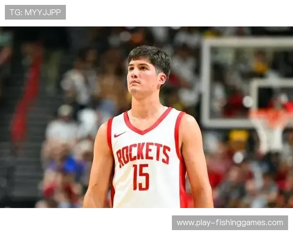 谢泼德抢断反击双手暴扣，火箭新秀闪耀攻防两端